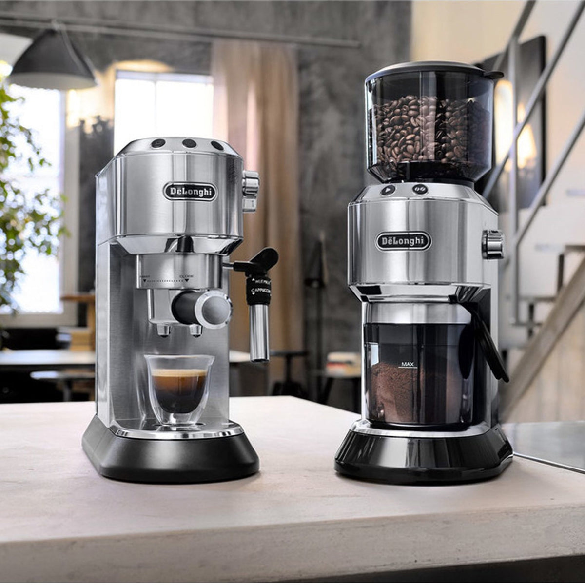 De'Longhi Dedica Deluxe EC685.M with KG521.M Grinder - Metal