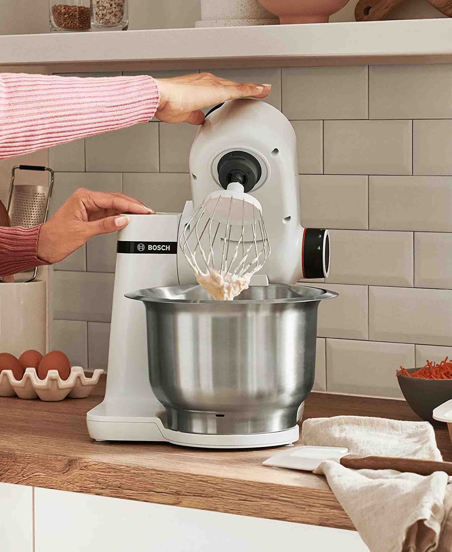 Bosch 700W MUM Serie 2 Kitchen Machine - White