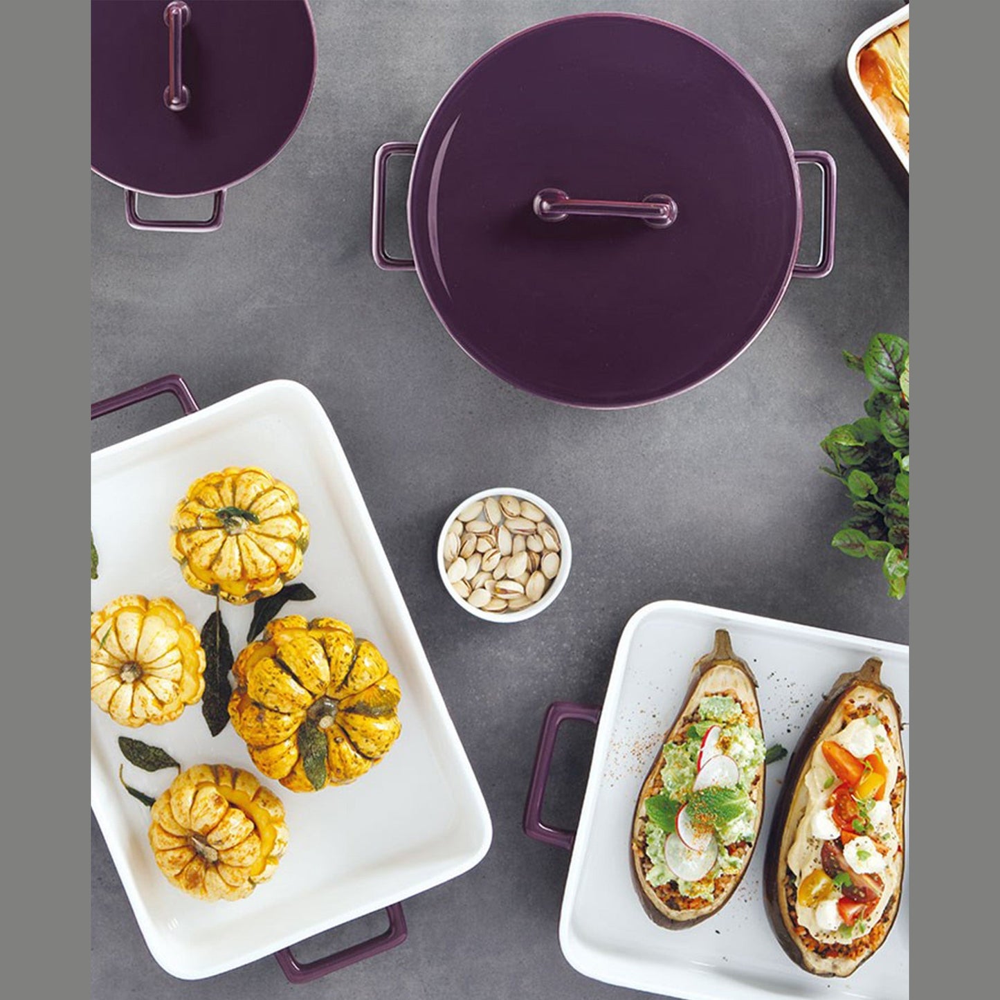 Maxwell & Williams Epicurious Aubergine Round Casserole with Lid 2.6L