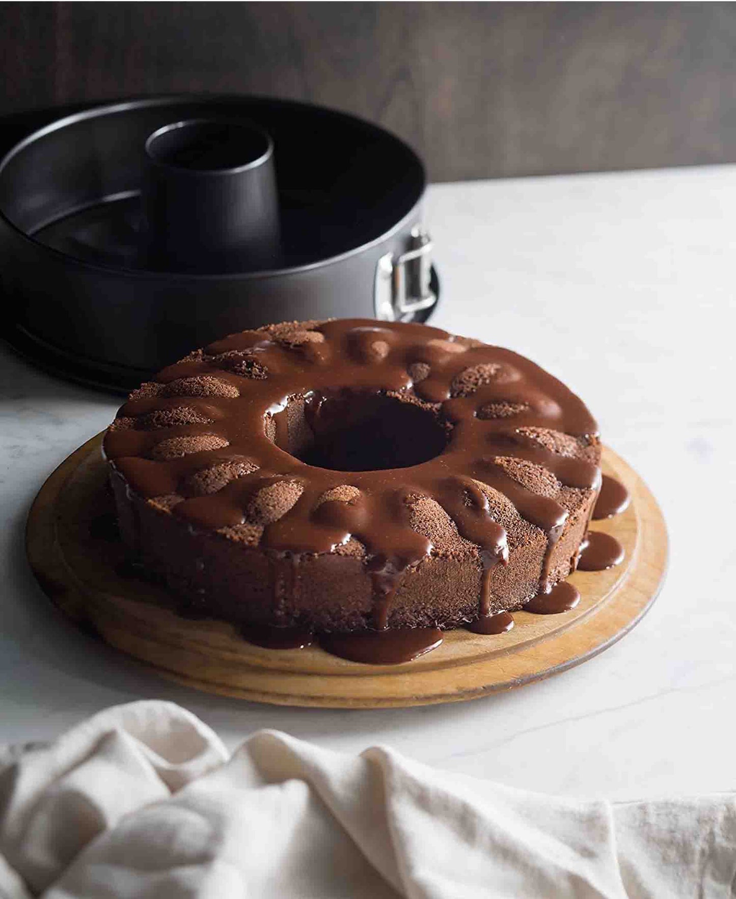 Hillhouse Non Stick Springform Bundt Pan - Black