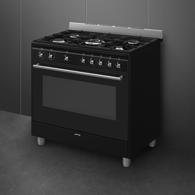 Smeg 90cm Cooker With Gas Hob Black