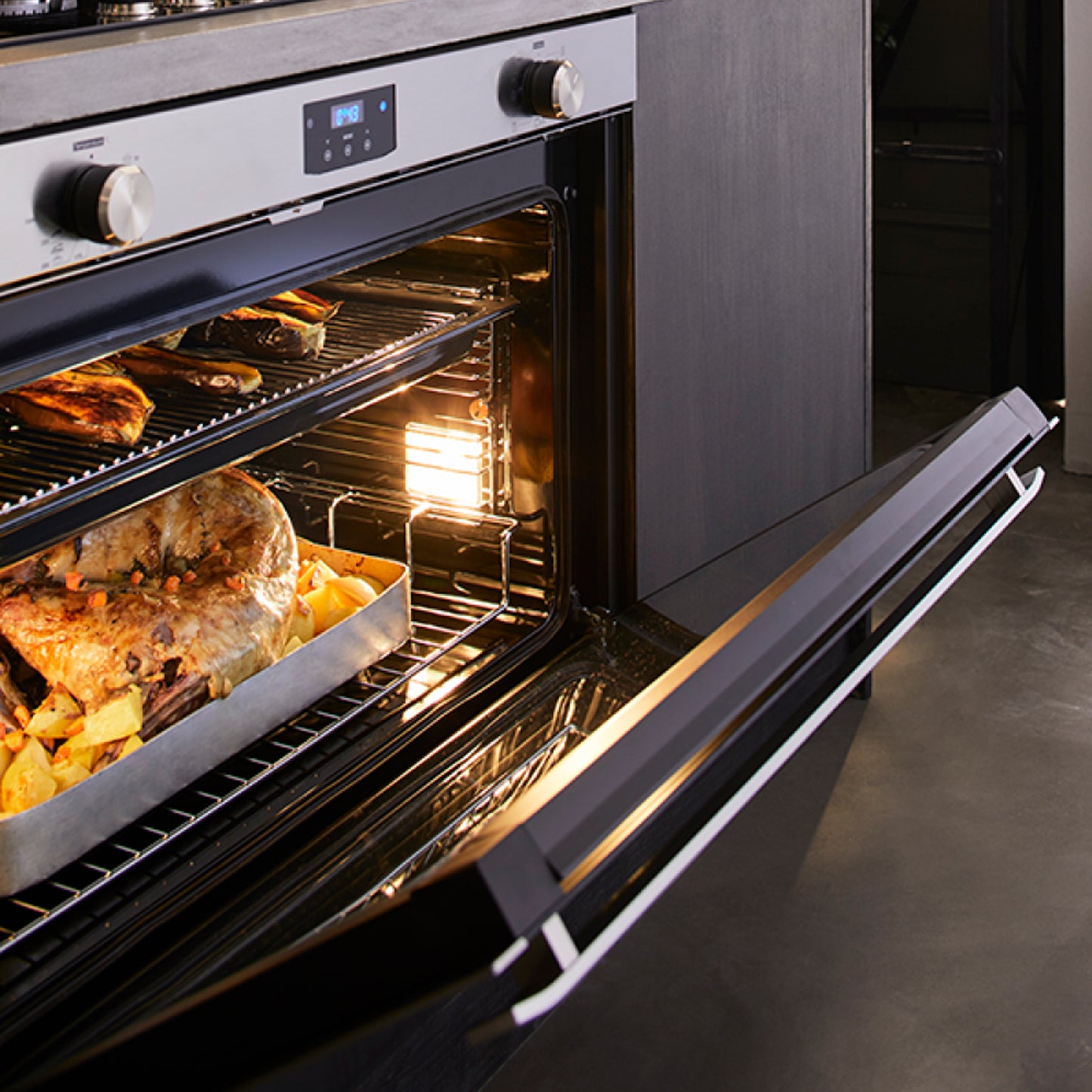 Elba 90cm Built In Multifunction Electric Oven Silver