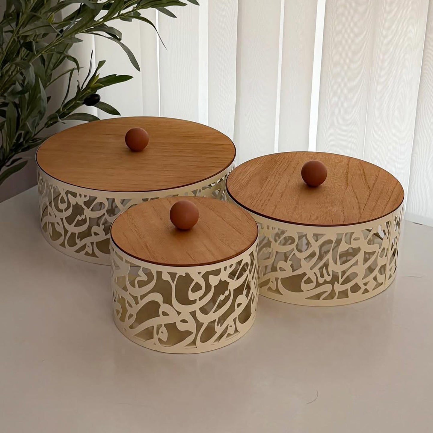 Calligraphy Design 15cm Wooden Dessert Server Cream