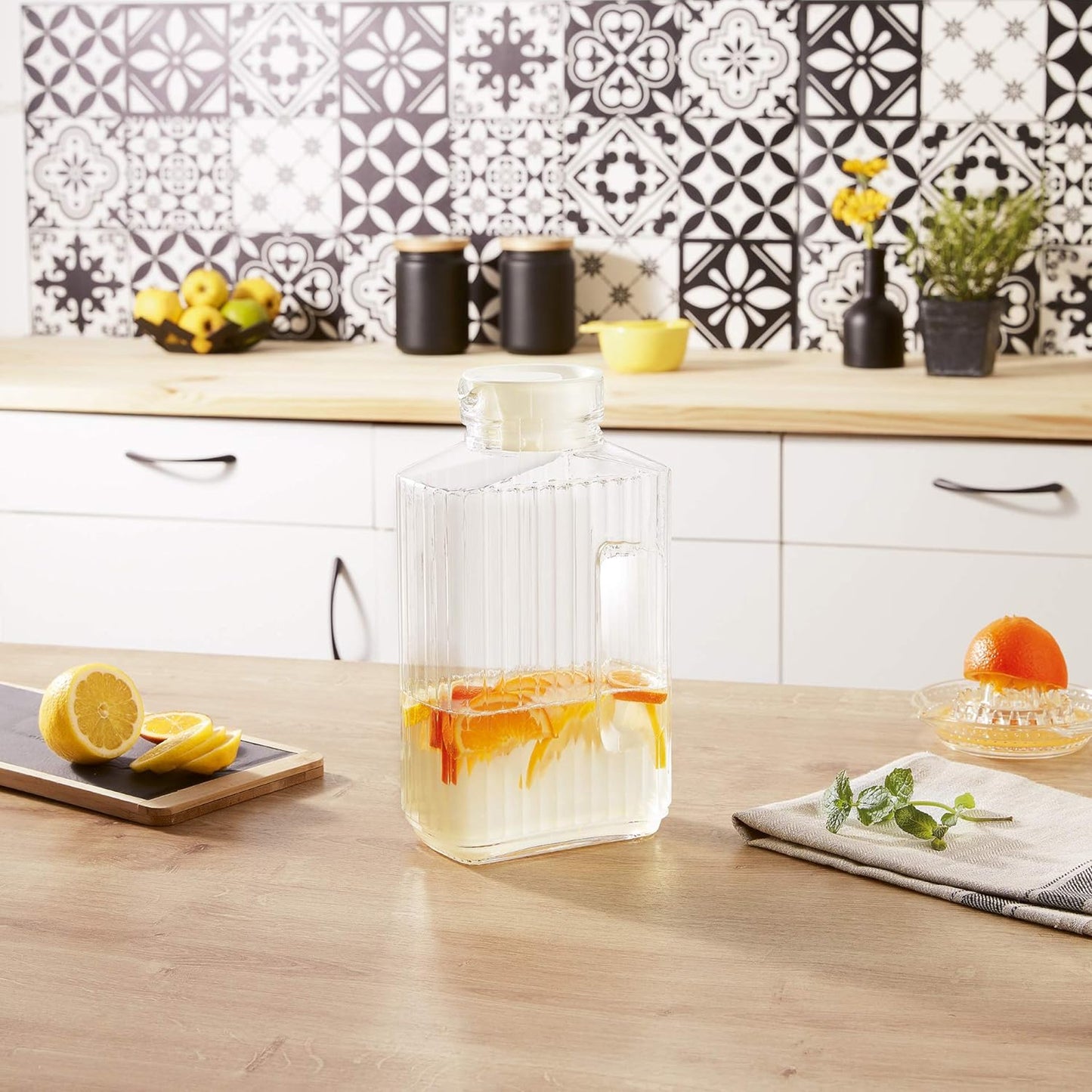 Luminarc Quadro 2Lt Pitcher with Lid Clear