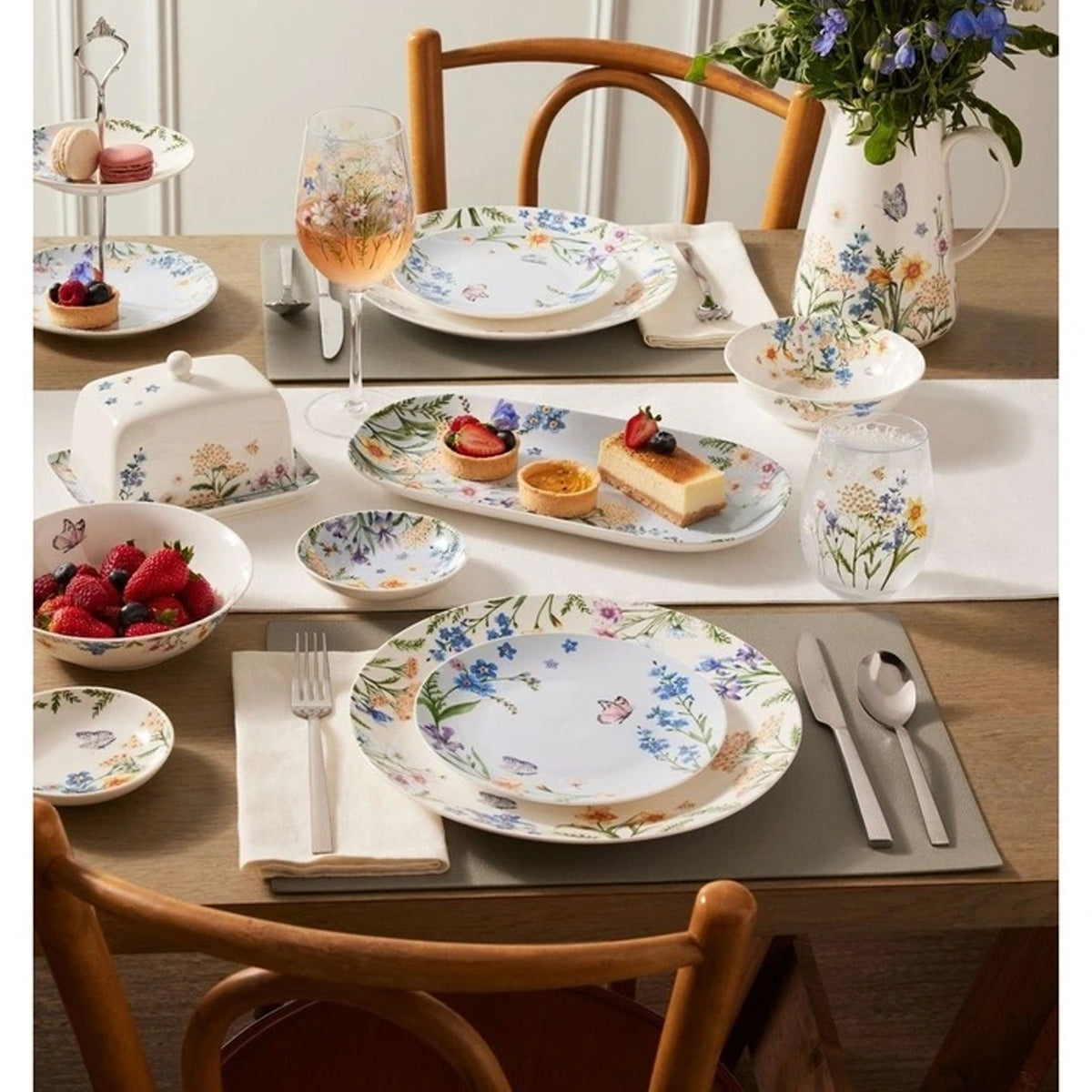 Maxwell & Williams Fluttering Meadow 15.5cm Cereal Bowl