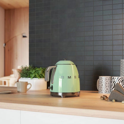 Smeg 50's Style Retro Mini Kettle Pastel Green