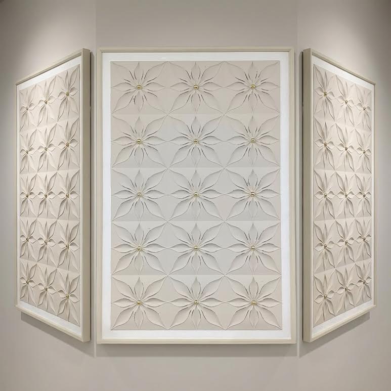 80 x 120cm Flower Design Frame Cream & Gold