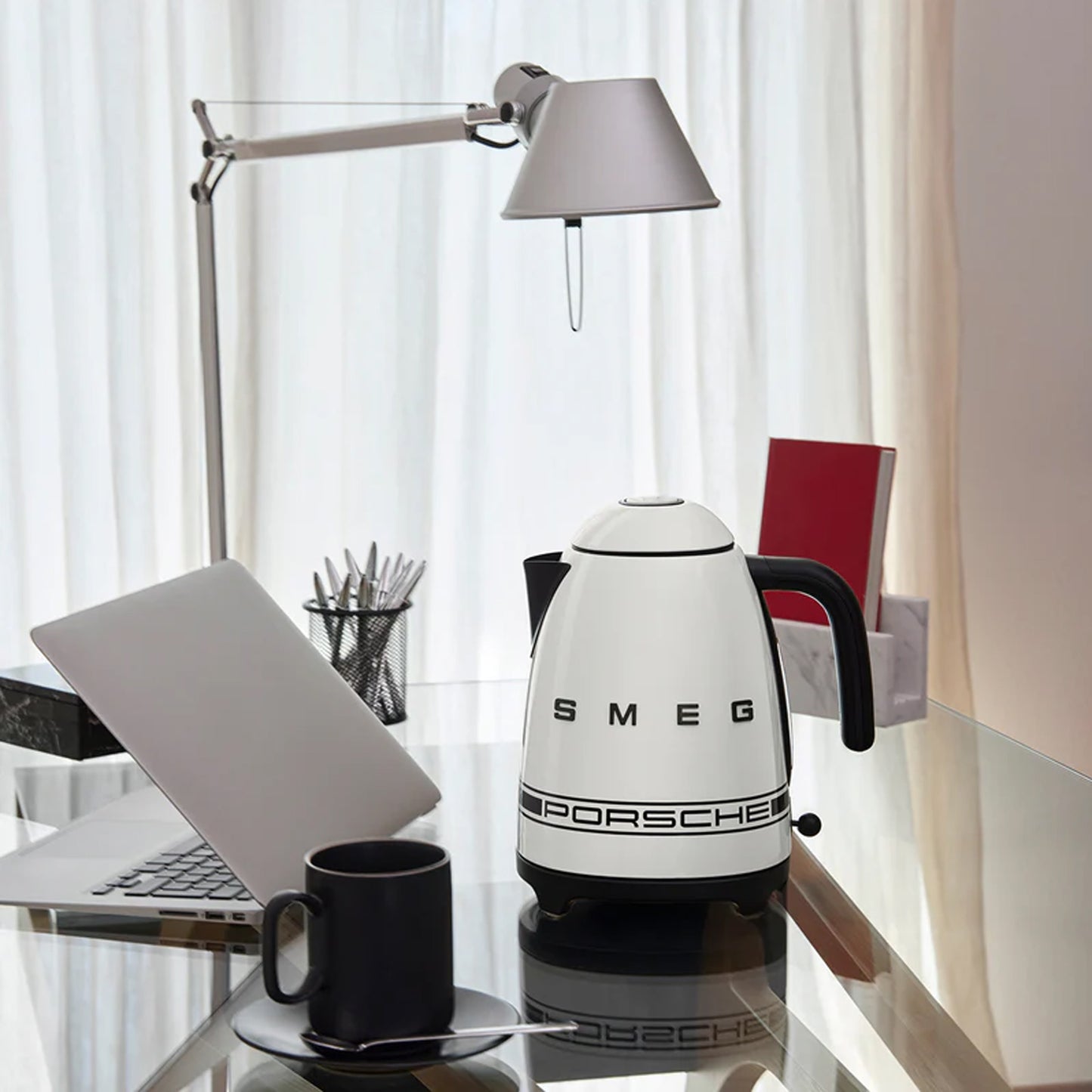 Smeg x Porsche 1.7Lt Kettle Carrara White