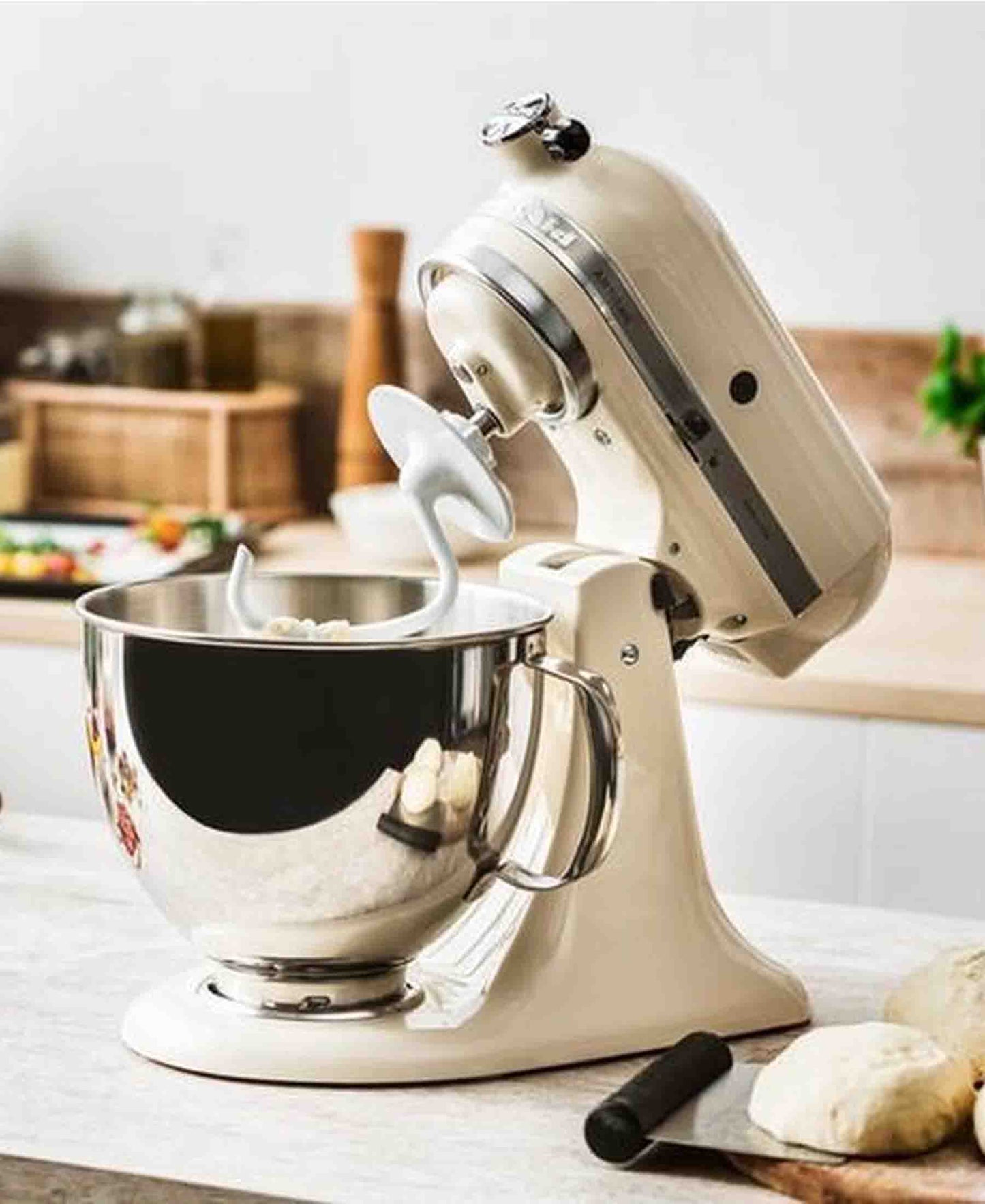 KitchenAid Artisan 4.8L Stand Mixer - Fresh Linen