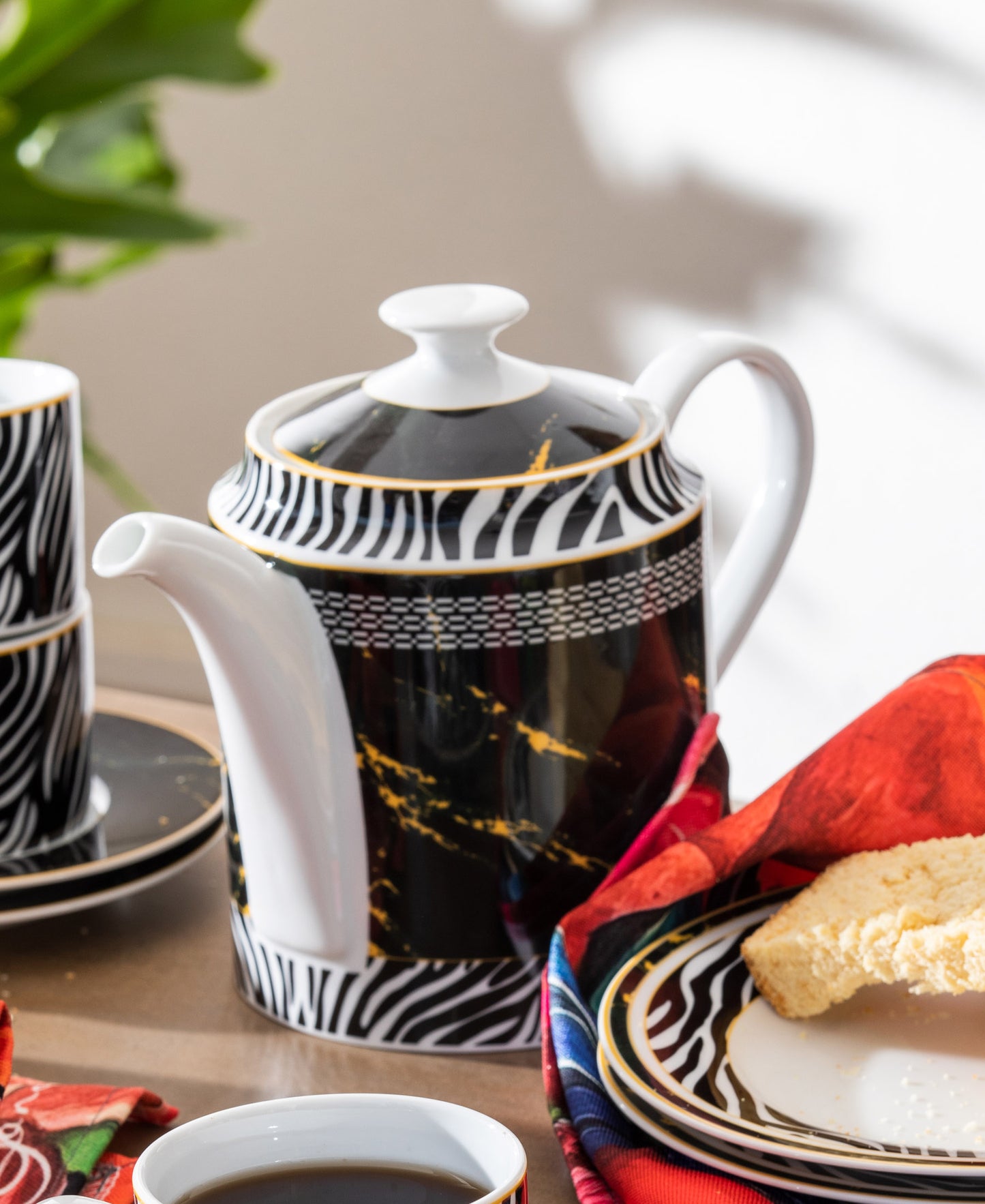 Jenna Clifford Zebra Tea Pot - Black & White